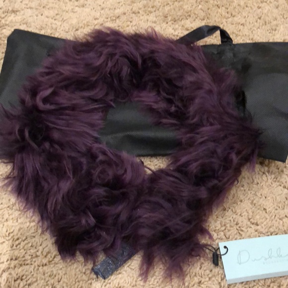 Stole - Picture 1 of 4